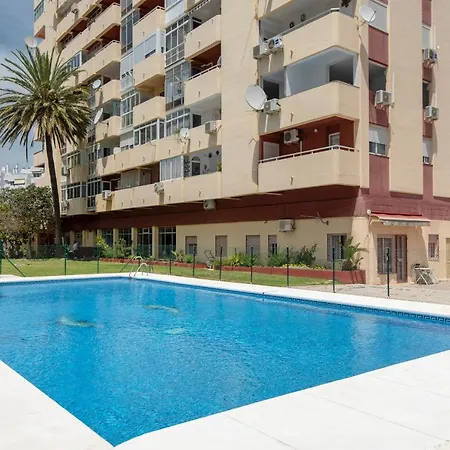 Апартаменты Fabulous Sunny Second Floor - Edificio Europark - Overlooking Gardens And Pools.