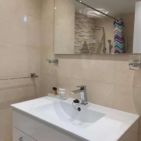 Fabulous Sunny Second Floor - Edificio Europark - Overlooking Gardens And Pools. Апартаменты